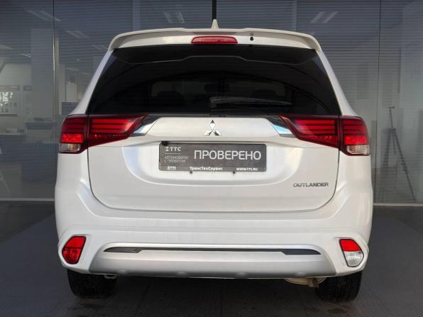 Mitsubishi Outlander III Рестайлинг 3 с пробегом 2022 года, цена 2 500 000 рублей, 48306 км, внедорожник, Автокод Объявления
