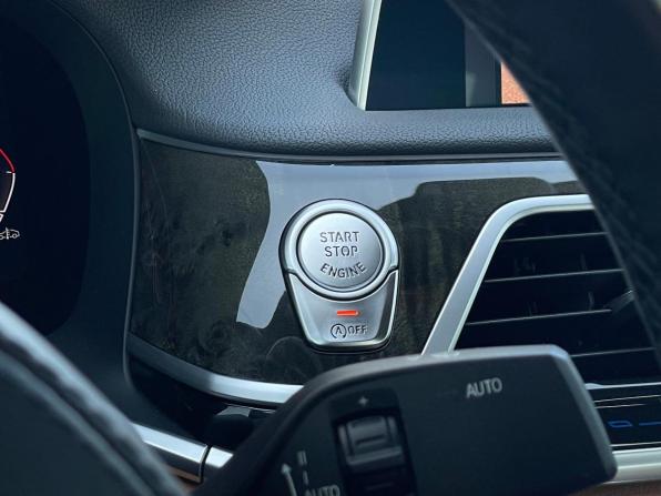 BMW 7 серии VI (G11/G12) Рестайлинг с пробегом 2021 года, цена 6 190 000 рублей, 68300 км, седан, Автокод Объявления