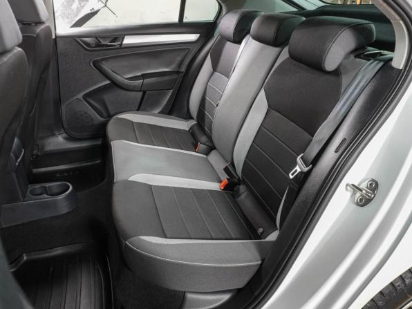 Skoda Rapid I Рестайлинг с пробегом 2019 года, цена 1 359 000 рублей, 76026 км, лифтбек, Автокод Объявления
