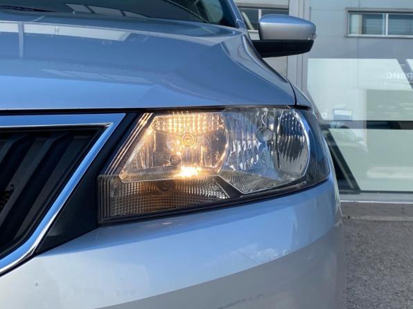 Skoda Rapid I Рестайлинг с пробегом 2019 года, цена 1 380 000 рублей, 88300 км, лифтбек, Автокод Объявления