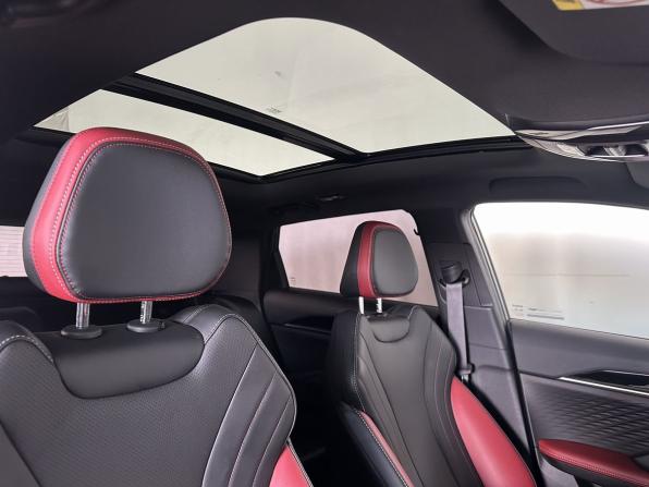 Geely Coolray I Рестайлинг с пробегом 2024 года, цена 2 190 000 рублей, 10752 км, внедорожник, Автокод Объявления