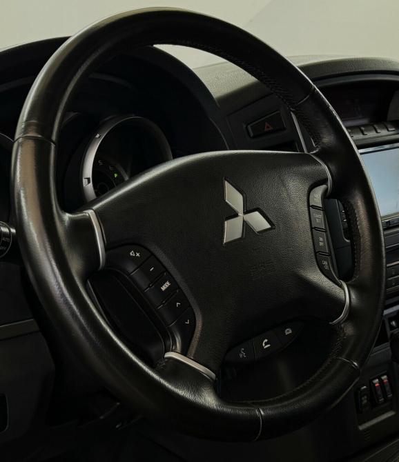 Mitsubishi Pajero IV Рестайлинг 1 Москва  - изображение 13