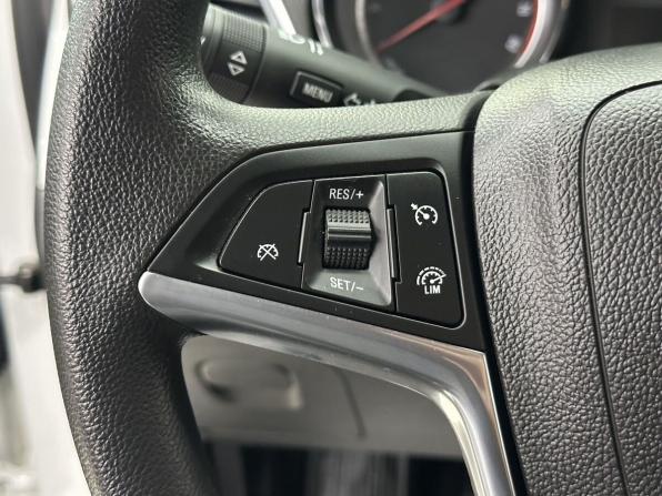 Opel Mokka I с пробегом 2014 года, цена 1 595 000 рублей, 7770 км, внедорожник, Автокод Объявления