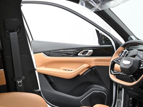 Geely Atlas II с пробегом 2025 года, цена 2 899 000 рублей, 5600 км, внедорожник, Автокод Объявления