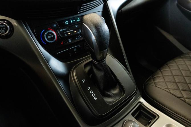 Ford Kuga II Рестайлинг с пробегом 2018 года, цена 1 780 000 рублей, 168580 км, внедорожник, Автокод Объявления