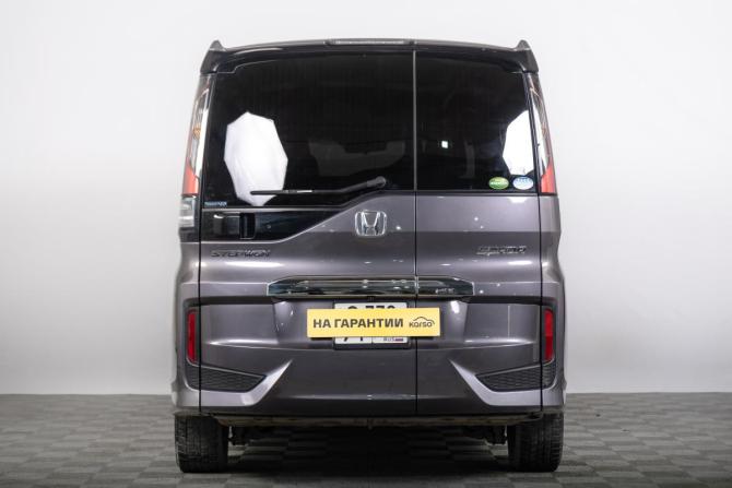 Honda Stepwgn V Рестайлинг с пробегом 2019 года, цена 2 599 000 рублей, 55000 км, минивэн, Автокод Объявления