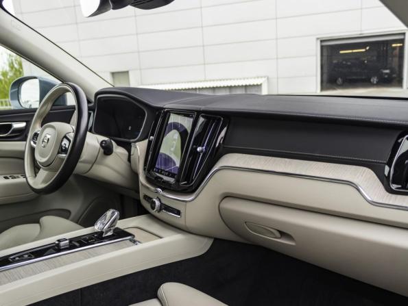 Volvo XC60 II Рестайлинг с пробегом 2021 года, цена 4 629 000 рублей, 76000 км, внедорожник, Автокод Объявления