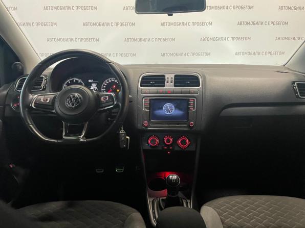 Volkswagen Polo V Рестайлинг с пробегом 2018 года, цена 1 139 000 рублей, 56095 км, седан, Автокод Объявления
