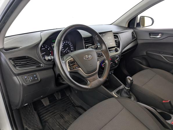 Hyundai Solaris II Рестайлинг с пробегом 2020 года, цена 1 050 000 рублей, 222334 км, седан, Автокод Объявления