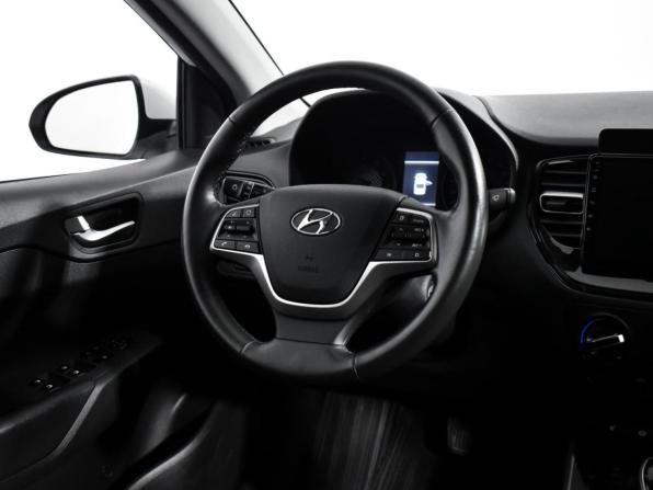 Hyundai Solaris II Рестайлинг с пробегом 2020 года, цена 1 690 000 рублей, 44000 км, седан, Автокод Объявления
