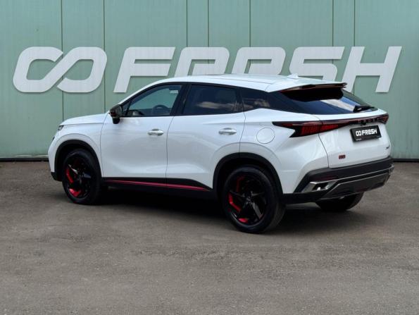 Omoda C5 I с пробегом 2022 года, цена 1 749 000 рублей, 66610 км, внедорожник, Автокод Объявления