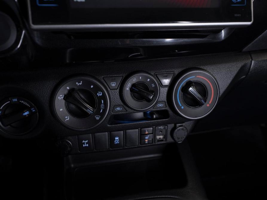Toyota Hilux VIII Москва  - изображение 18
