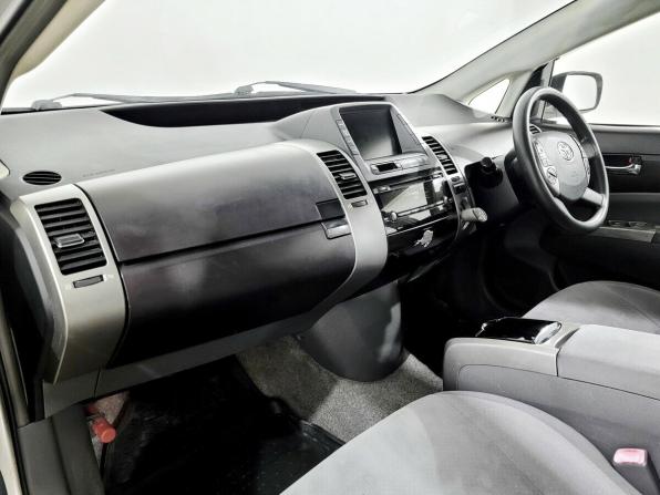 Toyota Prius II (XW20) с пробегом 2005 года, цена 560 000 рублей, 511969 км, лифтбек, Автокод Объявления