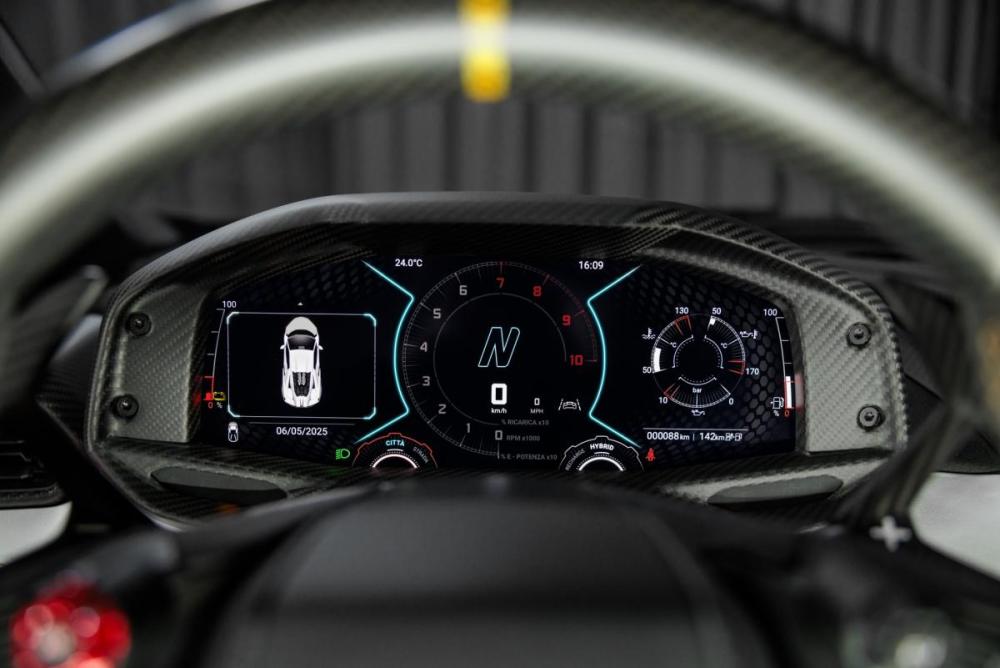 Lamborghini Revuelto Москва  - изображение 26