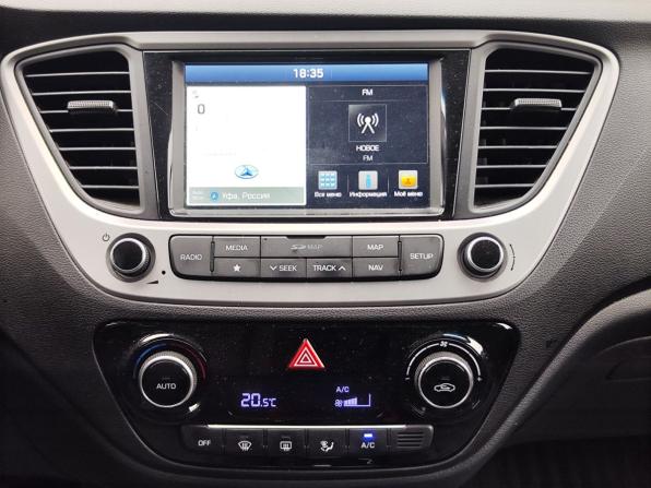 Hyundai Solaris II с пробегом 2017 года, цена 1 399 000 рублей, 106359 км, седан, Автокод Объявления