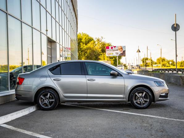 Skoda Octavia III (A7) Рестайлинг с пробегом 2017 года, цена 1 409 000 рублей, 163959 км, лифтбек, Автокод Объявления