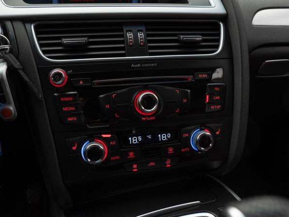 Audi A4 IV (B8) Рестайлинг с пробегом 2015 года, цена 1 830 000 рублей, 180915 км, седан, Автокод Объявления