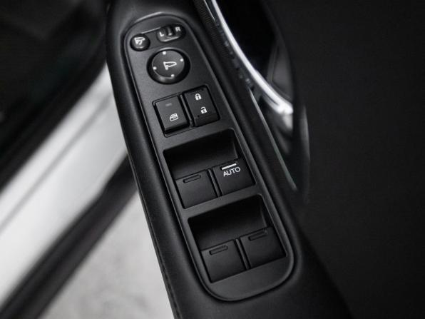 Honda Vezel I с пробегом 2014 года, цена 1 800 000 рублей, 40312 км, внедорожник, Автокод Объявления