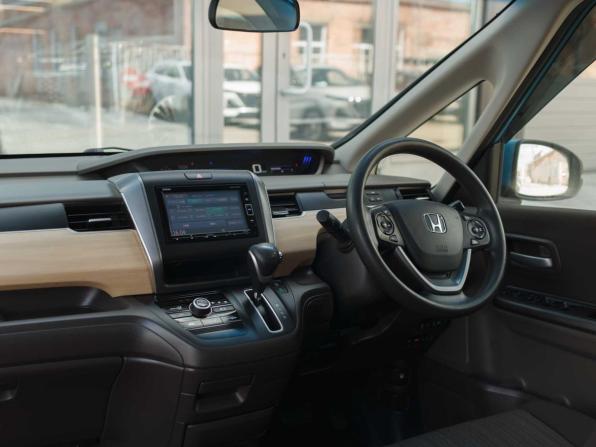 Honda Freed II с пробегом 2017 года, цена 1 380 000 рублей, 106120 км, компактвэн, Автокод Объявления