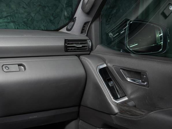 Toyota Land Cruiser 300 Series с пробегом 2022 года, цена 8 890 000 рублей, 122786 км, внедорожник, Автокод Объявления