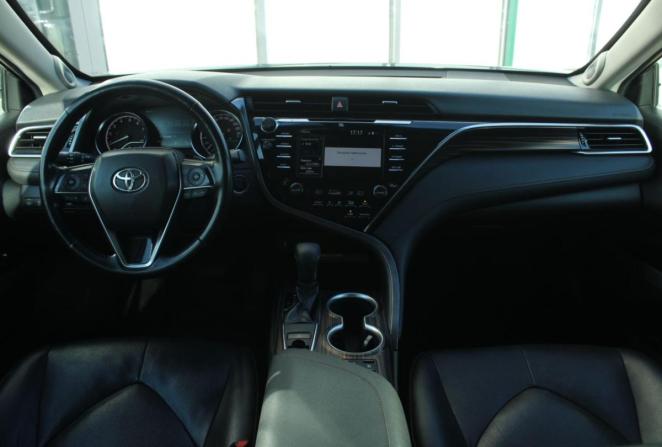 Toyota Camry VII (XV50) Рестайлинг 2 с пробегом 2018 года, цена 2 650 000 рублей, 208160 км, седан, Автокод Объявления