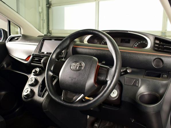 Toyota Sienta II с пробегом 2017 года, цена 1 400 995 рублей, 118584 км, компактвэн, Автокод Объявления