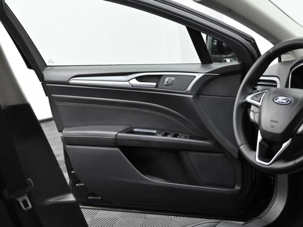 Ford Mondeo V с пробегом 2016 года, цена 1 349 000 рублей, 286000 км, седан, Автокод Объявления