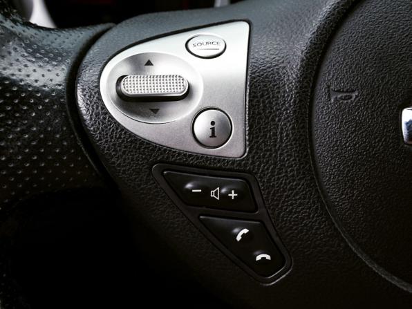 Nissan Juke I с пробегом 2013 года, цена 1 099 000 рублей, 113456 км, внедорожник, Автокод Объявления