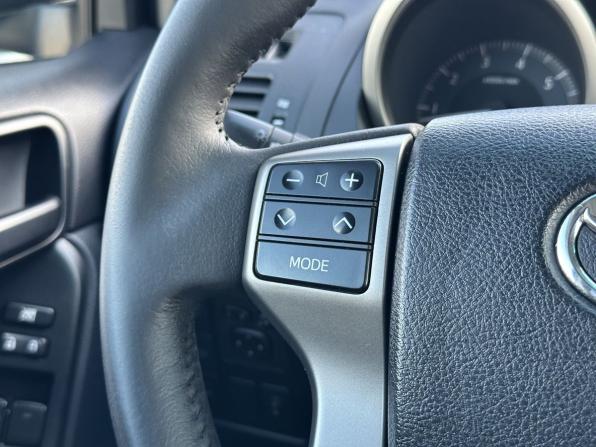 Toyota Land Cruiser Prado 150 Series с пробегом 2012 года, цена 2 340 000 рублей, 232352 км, внедорожник, Автокод Объявления