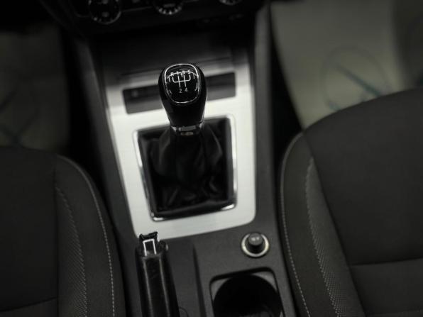 Skoda Octavia III (A7) Рестайлинг с пробегом 2017 года, цена 1 680 000 рублей, 71300 км, лифтбек, Автокод Объявления