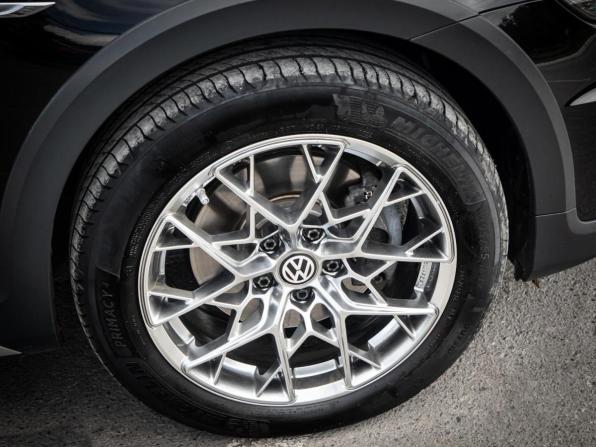 Volkswagen Golf VII Рестайлинг с пробегом 2020 года, цена 2 549 000 рублей, 215221 км, универсал, Автокод Объявления