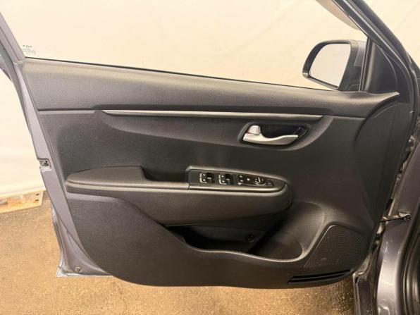 Kia Rio IV Рестайлинг с пробегом 2022 года, цена 1 576 309 рублей, 124148 км, седан, Автокод Объявления