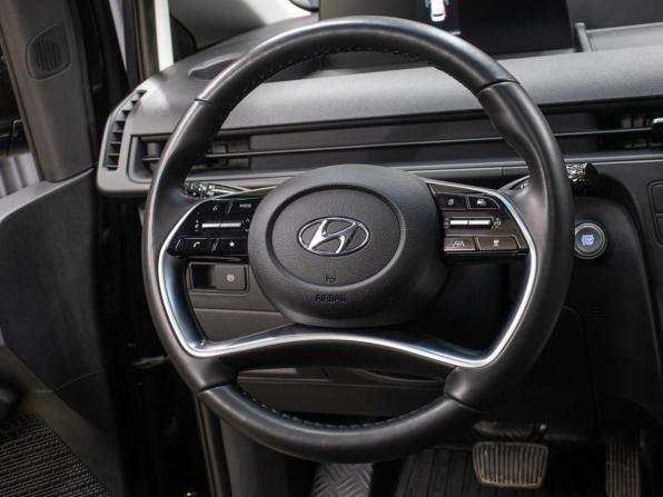Hyundai Staria I с пробегом 2022 года, цена 5 299 999 рублей, 24100 км, минивэн, Автокод Объявления
