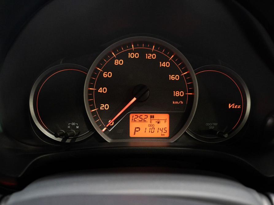Toyota Vitz III (XP130) Чита  - изображение 11