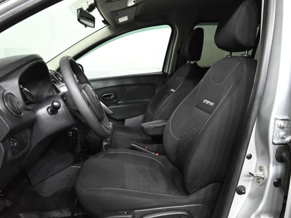 Renault Sandero II с пробегом 2017 года, цена 990 000 рублей, 70493 км, хэтчбек, Автокод Объявления