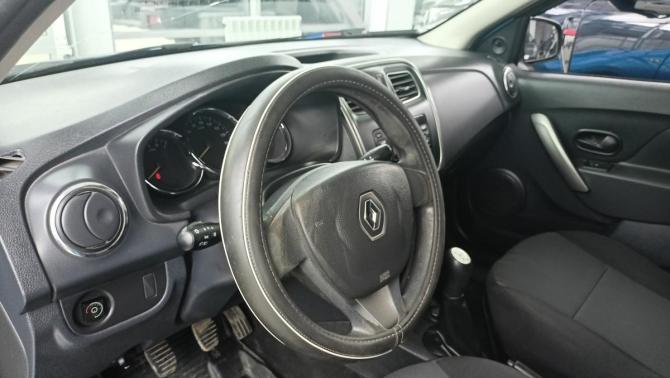 Renault Logan II с пробегом 2017 года, цена 499 000 рублей, 445000 км, седан, Автокод Объявления