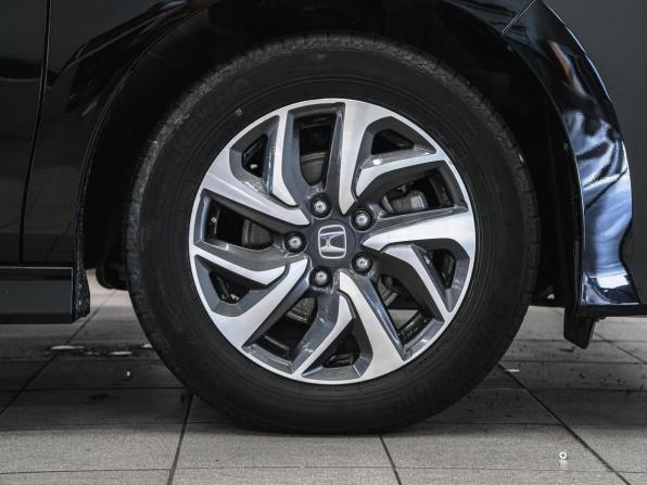 Honda Stepwgn V с пробегом 2016 года, цена 1 650 000 рублей, 158846 км, минивэн, Автокод Объявления