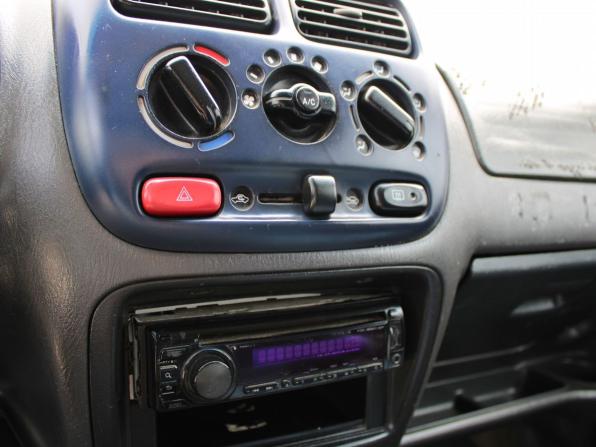 Suzuki Ignis I (HT) с пробегом 2002 года, цена 199 000 рублей, 319409 км, хэтчбек, Автокод Объявления