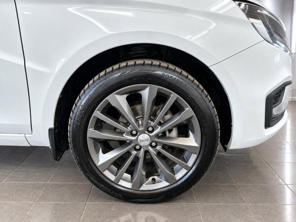 Lada (ВАЗ) Vesta I Рестайлинг (NG) с пробегом 2024 года, цена 1 290 000 рублей, 28617 км, седан, Автокод Объявления
