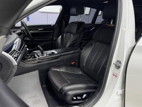 BMW 7 серии VI (G11/G12) с пробегом 2018 года, цена 3 549 000 рублей, 81000 км, седан, Автокод Объявления