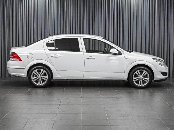 Opel Astra H Рестайлинг с пробегом 2011 года, цена 680 000 рублей, 237595 км, седан, Автокод Объявления