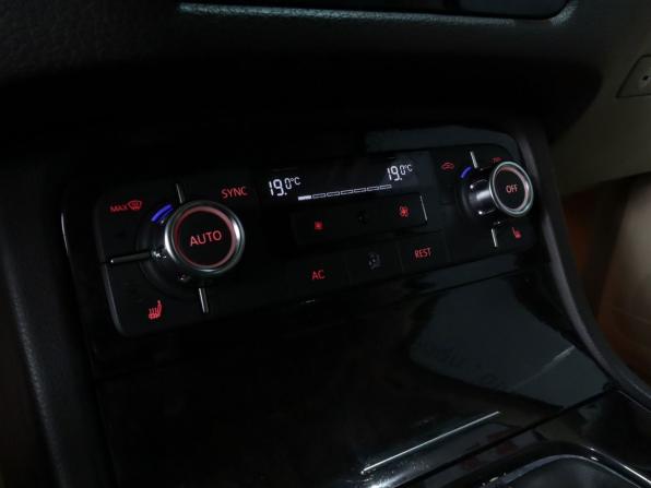 Volkswagen Touareg II с пробегом 2011 года, цена 1 599 000 рублей, 182038 км, внедорожник, Автокод Объявления
