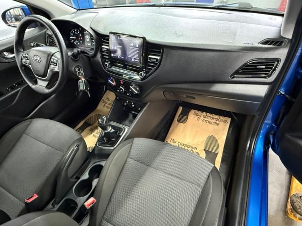 Hyundai Solaris II Рестайлинг с пробегом 2021 года, цена 1 329 000 рублей, 80374 км, седан, Автокод Объявления