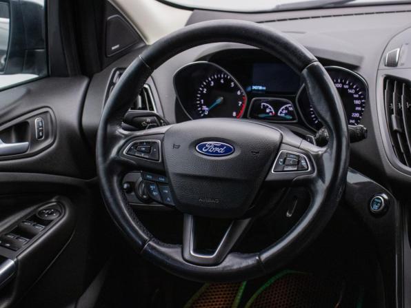 Ford Kuga II Рестайлинг с пробегом 2018 года, цена 1 230 000 рублей, 242701 км, внедорожник, Автокод Объявления