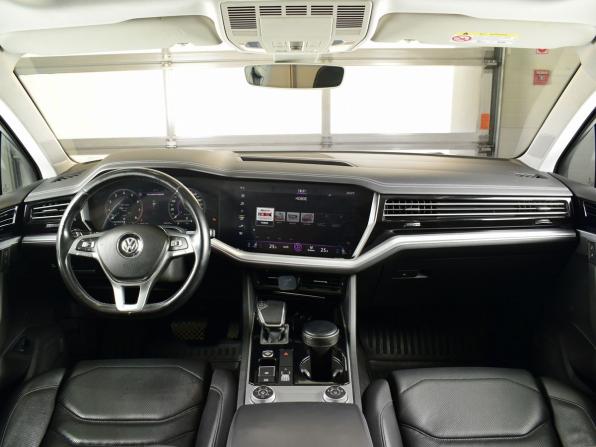 Volkswagen Touareg III с пробегом 2018 года, цена 4 799 995 рублей, 99726 км, внедорожник, Автокод Объявления