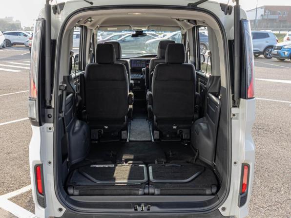 Honda Stepwgn V Рестайлинг с пробегом 2018 года, цена 2 320 000 рублей, 75960 км, минивэн, Автокод Объявления