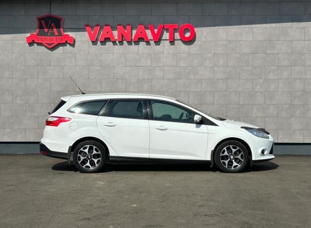 Ford Focus III с пробегом 2014 года, цена 890 000 рублей, 181362 км, универсал, Автокод Объявления