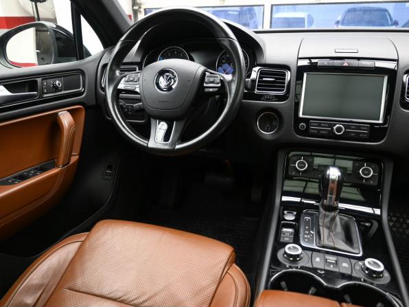 Volkswagen Touareg II с пробегом 2013 года, цена 2 429 900 рублей, 157450 км, внедорожник, Автокод Объявления