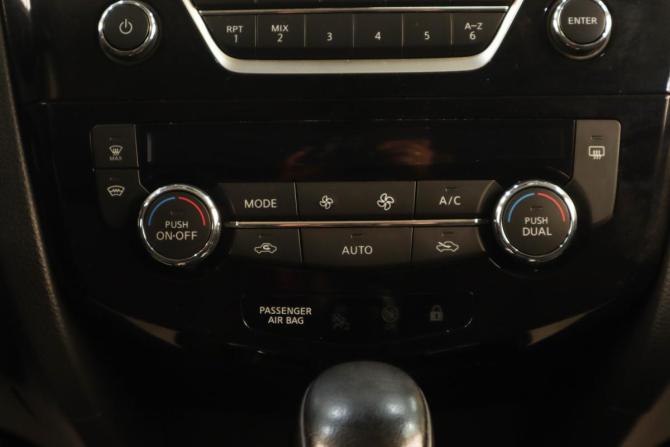 Nissan Qashqai II с пробегом 2017 года, цена 1 659 000 рублей, 98000 км, внедорожник, Автокод Объявления