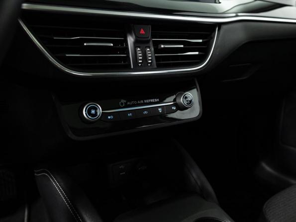Ford Focus IV Рестайлинг (China Market) с пробегом 2021 года, цена 2 250 000 рублей, 48709 км, хэтчбек, Автокод Объявления